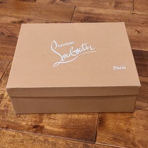 Christian Louboutin box size 38